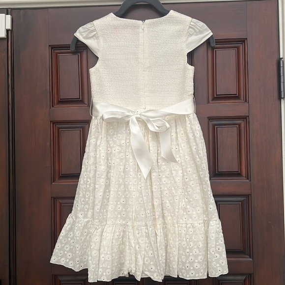 Hollie Hastie Clara Smocked Floral Embroidered Cotton Girls Dress. Sizes 8 - Picture 5 of 8